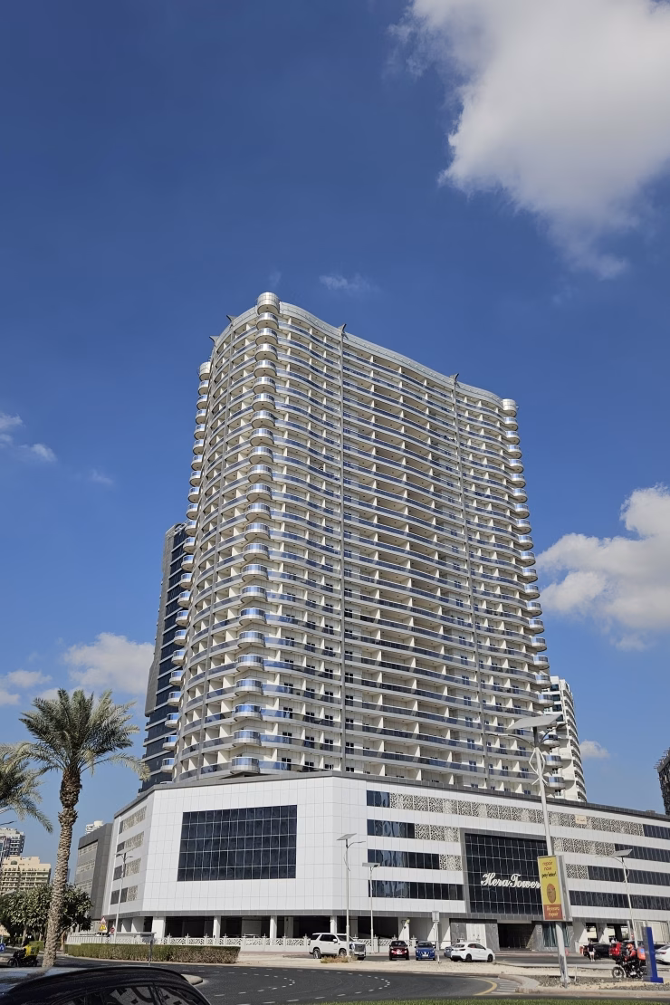 Dubai Pool Property Investment