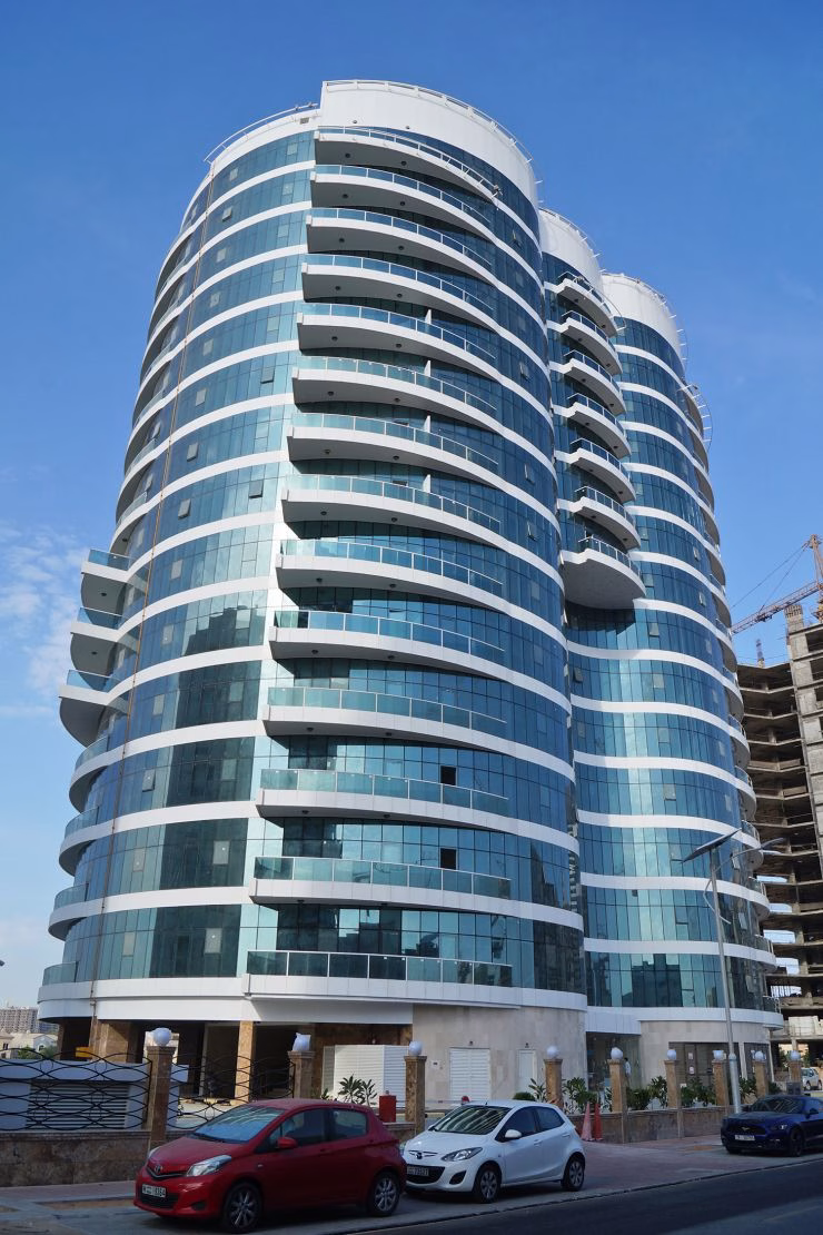 Dubai Pool Property Investment